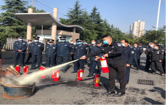 常德市康都物业服务有限公司,常德保安服务公司,保洁服务,墙外高空清洗服务