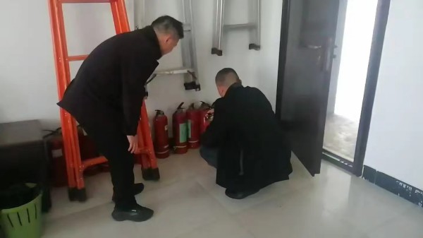 常德市康都物业服务有限公司,常德保安服务公司,保洁服务,墙外高空清洗服务